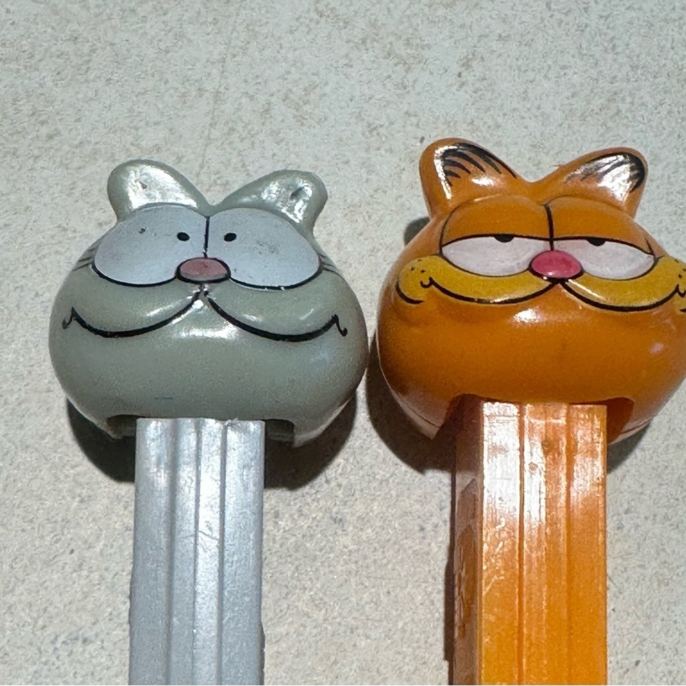 Vintage Garfield PEZ Dispensers 90’s Arlene, Nermal, Chef, Pilot & More Lot of 8 - Picture 5 of 5